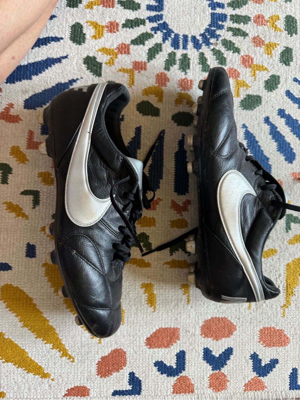 Nike Black Interior Shoe with White Label - Picture 2 of 4